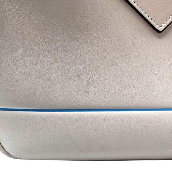 Prada Camera Bag Calf Shoulder - Picture 10 of 13